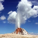 Yellowstone_geyser