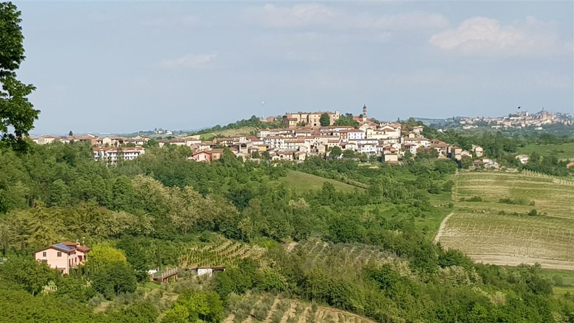 In Monferrato tra paesaggi e infernot UNESCO; fino a settembre anche per celebrare Angelo Morbelli e la sua arte dedicata al territorio