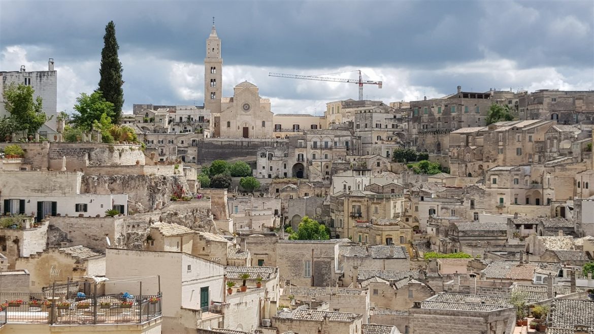 Borgo Valle Rita in una zona verdissima tra Puglia e Basilicata. Una struttura dove relax e gastronomia sono vincenti. A pochi km da Matera capitale europea della cultura