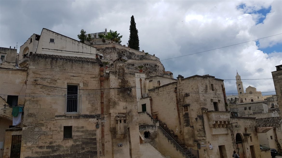 Borgo Valle Rita in una zona verdissima tra Puglia e Basilicata. Una struttura dove relax e gastronomia sono vincenti. A pochi km da Matera capitale europea della cultura