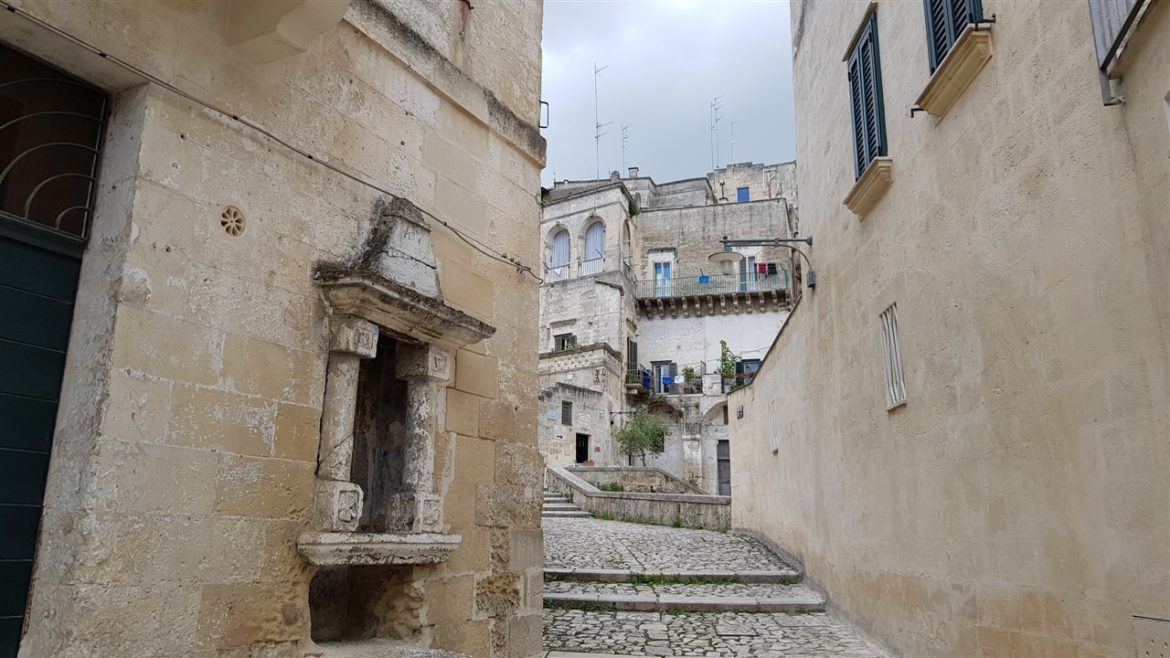 Borgo Valle Rita in una zona verdissima tra Puglia e Basilicata. Una struttura dove relax e gastronomia sono vincenti. A pochi km da Matera capitale europea della cultura