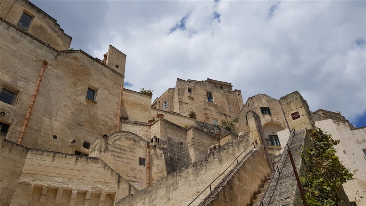 Borgo Valle Rita in una zona verdissima tra Puglia e Basilicata. Una struttura dove relax e gastronomia sono vincenti. A pochi km da Matera capitale europea della cultura