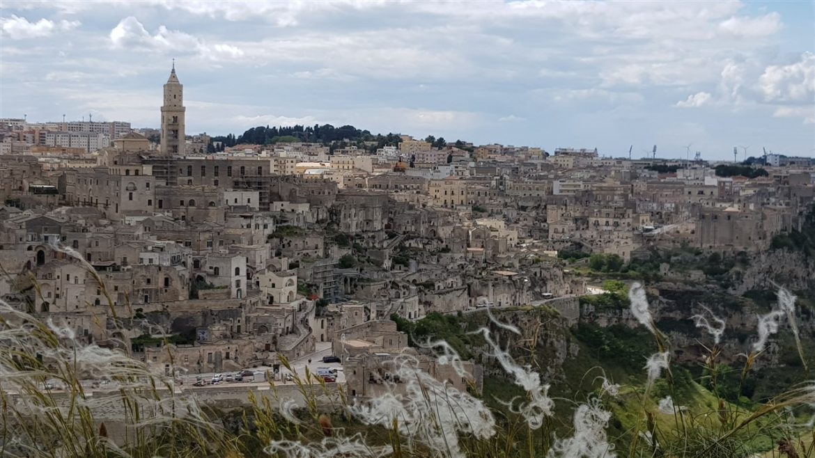 Borgo Valle Rita in una zona verdissima tra Puglia e Basilicata. Una struttura dove relax e gastronomia sono vincenti. A pochi km da Matera capitale europea della cultura