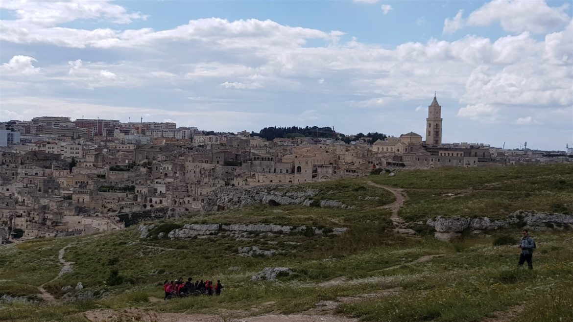 Borgo Valle Rita in una zona verdissima tra Puglia e Basilicata. Una struttura dove relax e gastronomia sono vincenti. A pochi km da Matera capitale europea della cultura