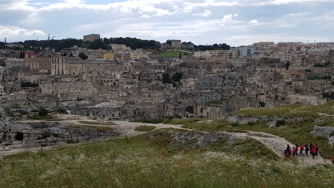 Borgo Valle Rita in una zona verdissima tra Puglia e Basilicata. Una struttura dove relax e gastronomia sono vincenti. A pochi km da Matera capitale europea della cultura