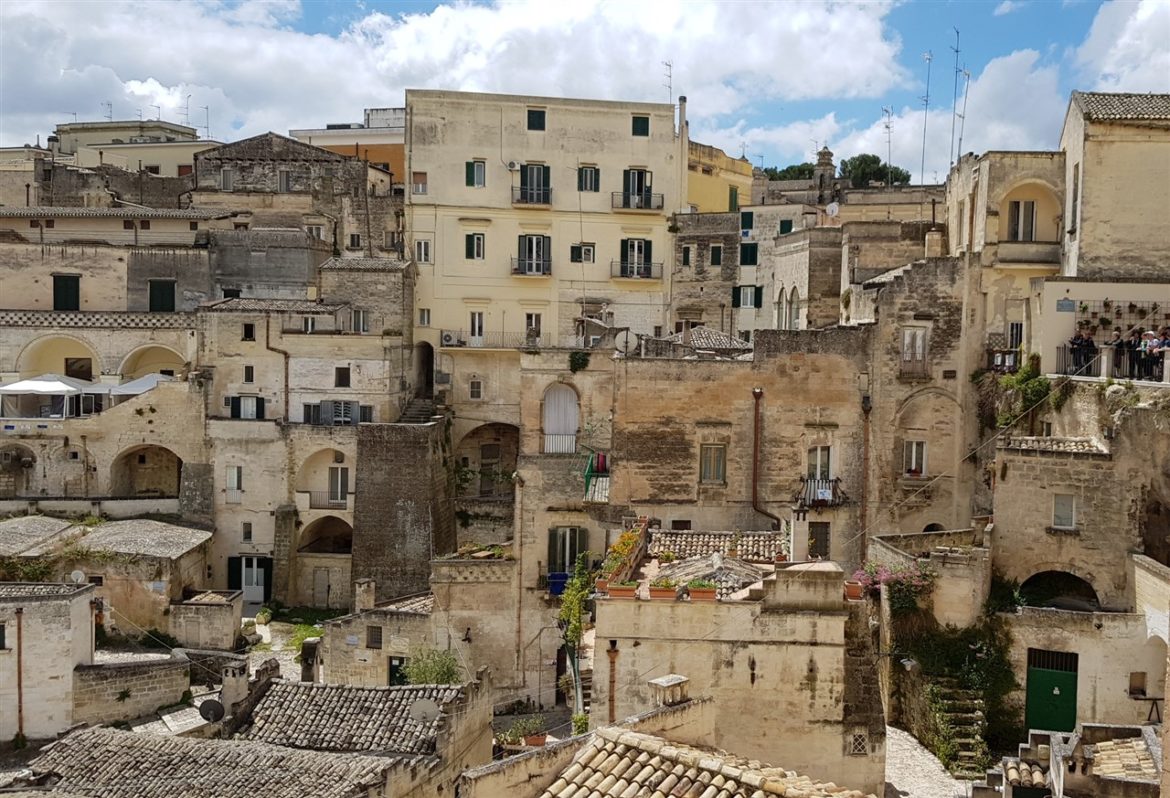 Borgo Valle Rita in una zona verdissima tra Puglia e Basilicata. Una struttura dove relax e gastronomia sono vincenti. A pochi km da Matera capitale europea della cultura